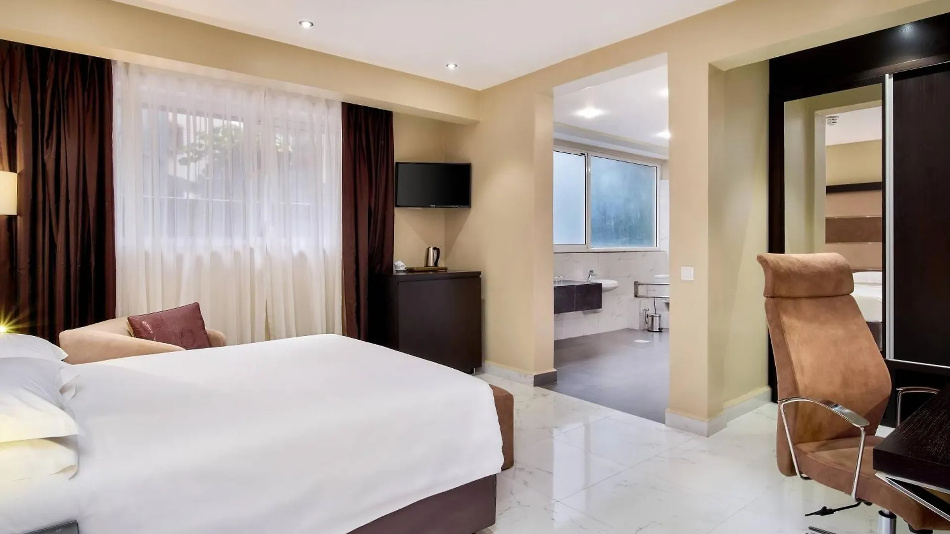 Protea Hotel By Marriott Kampala Skyz